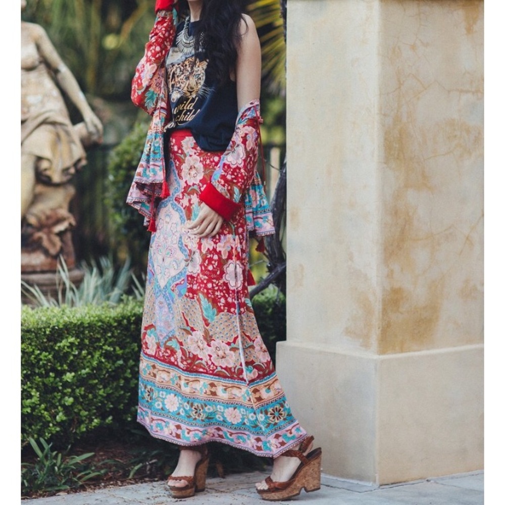 Spell Lotus Split Skirt! - Picture 2 of 5